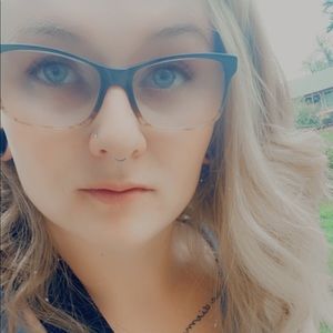 Meet your Posher, Carrie